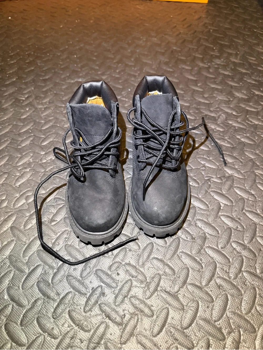 Timberland Kids Black Lace-Up Nubuck Ankle Boots No box  Worn Once